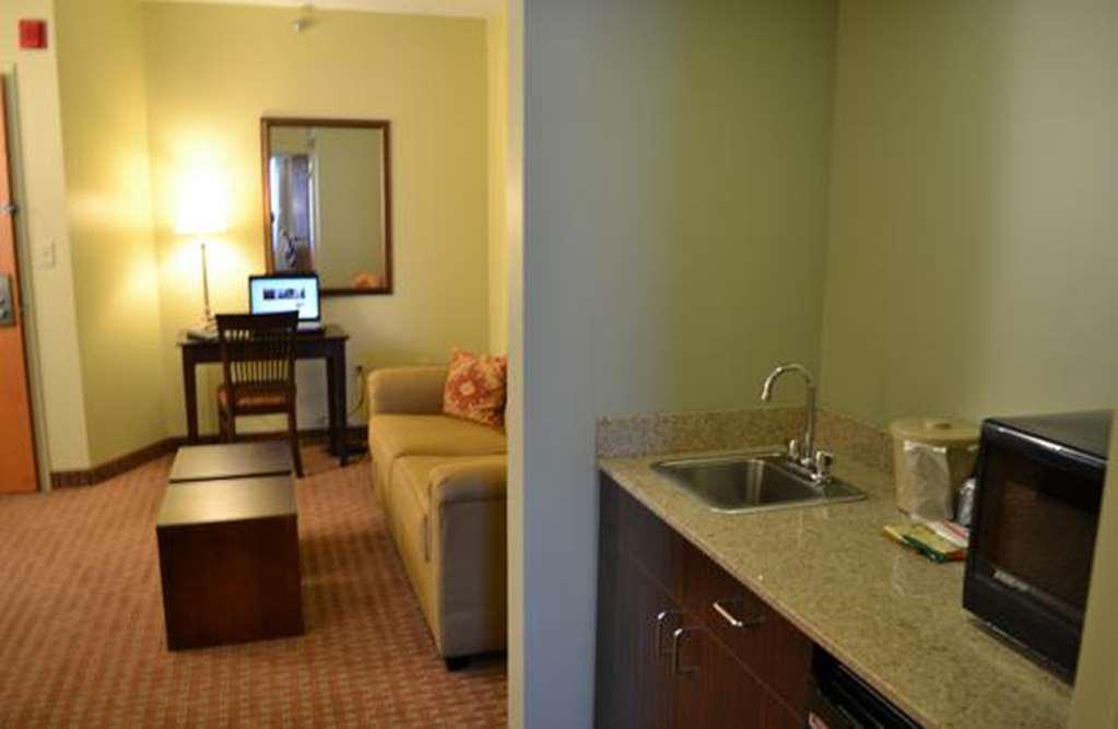Euro-Suites Hotel Моргантаун Номер фото